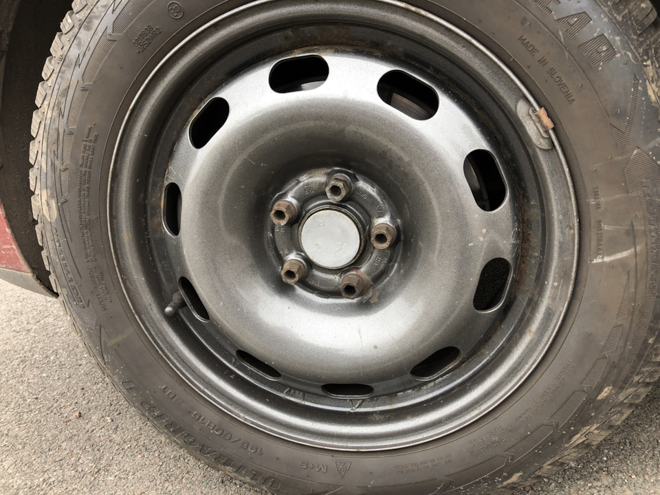 Зима, гума, відразу потрапив на дві дірки… Goodyear. 4