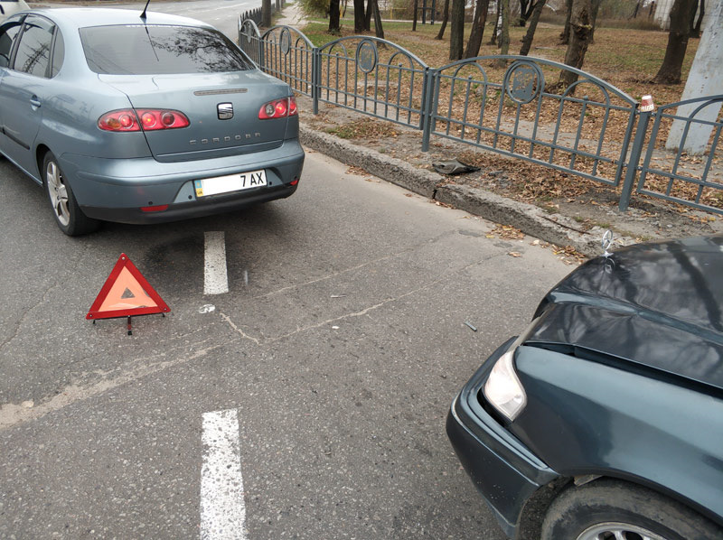 Злі мерседеси полюють на ваші світловідбивачі 1
