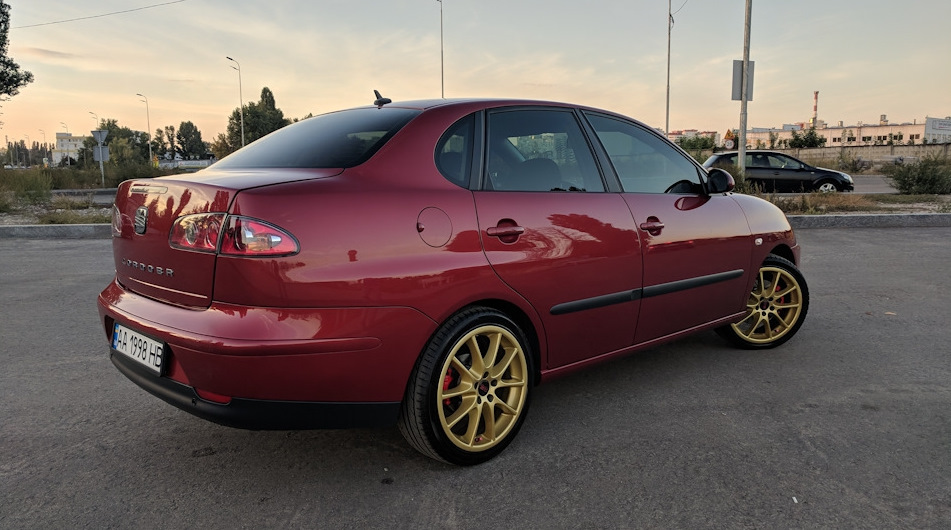 Продам Dezent N Gold ET38 J7 5x100 DIA 60.1 4