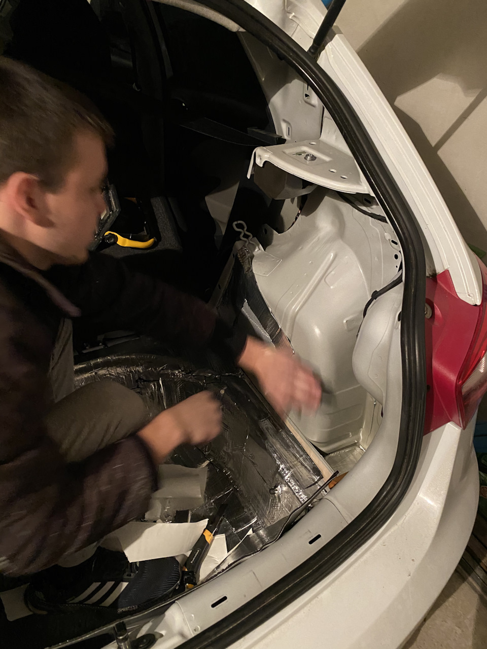 Шумоізоляція багажного відділення 3