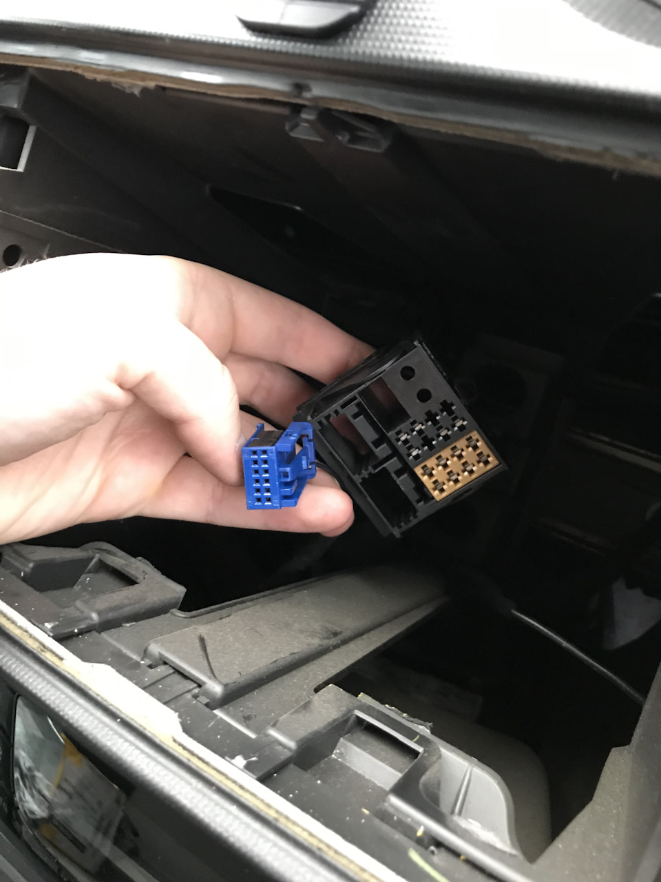 Bluetooth у штатній магнітолу. 2