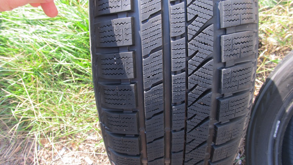 ПРОДАНО! Продам зимові шини 195/55 R16 Bridgestone Blizzak LM-30 комплект 5