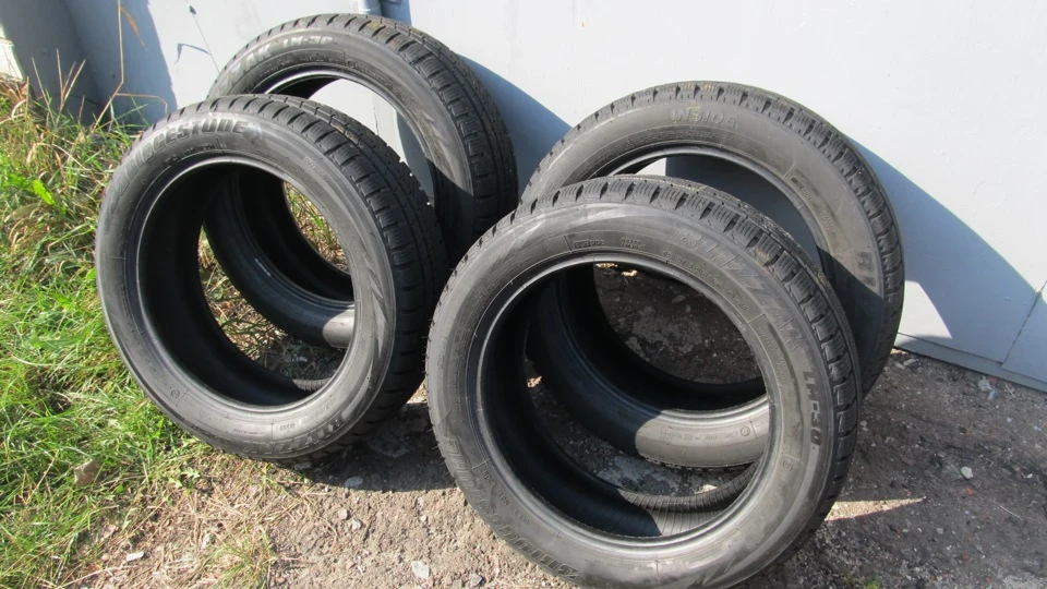 ПРОДАНО! Продам зимові шини 195/55 R16 Bridgestone Blizzak LM-30 комплект