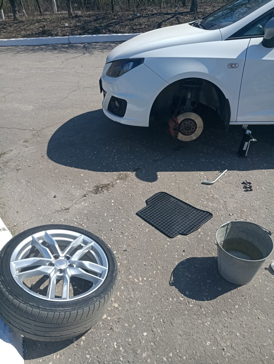 Чистка передніх гальм та підвіски. 3