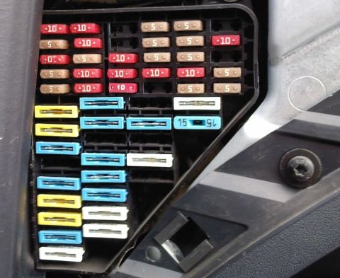 Запобіжники на 2.0 Ibiza 6l - Fuses 1