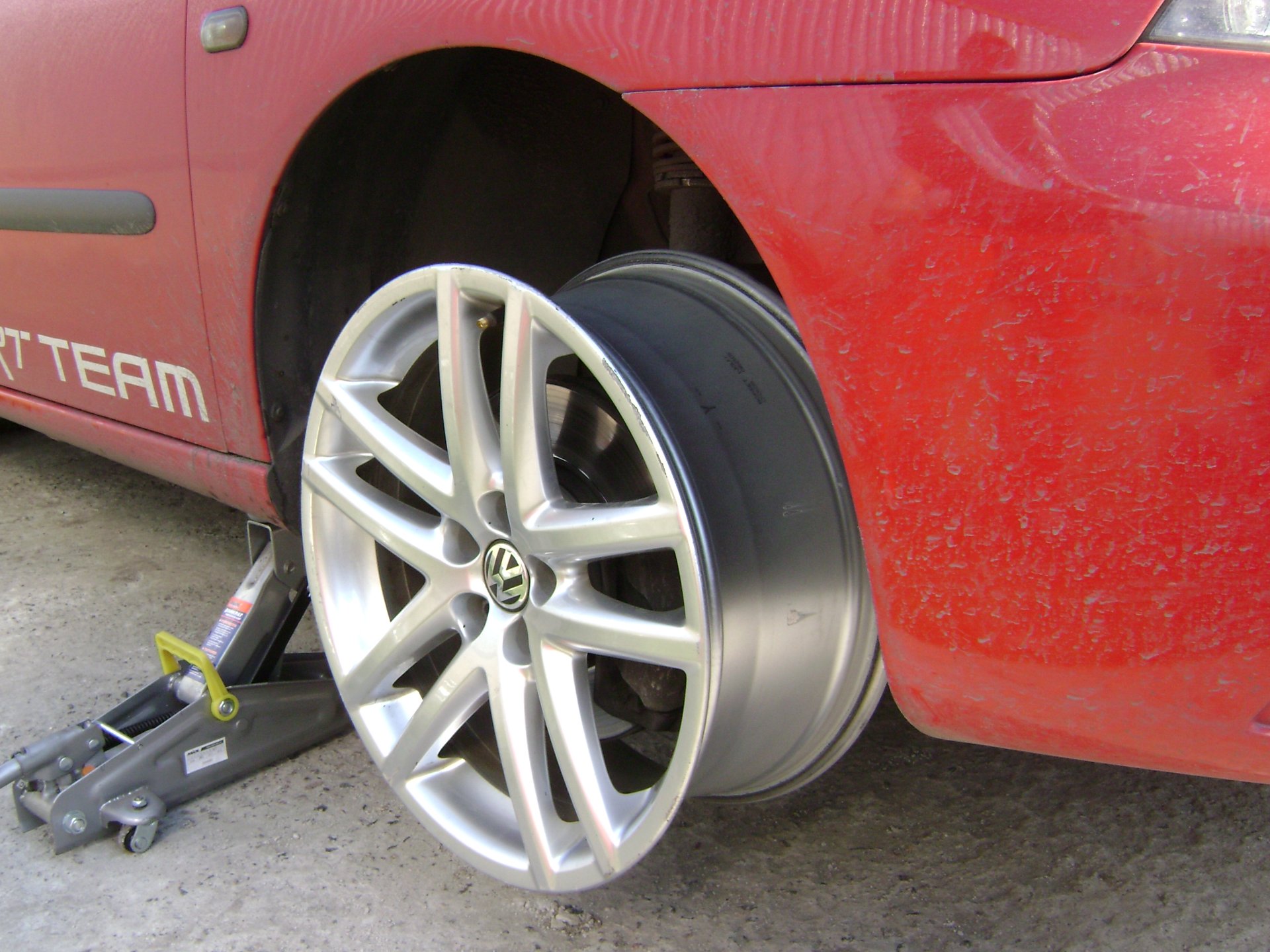 Замовив Диски Brobert Sienna 6Q0601025AF 5x100 7.5Jx17 ET35 5
