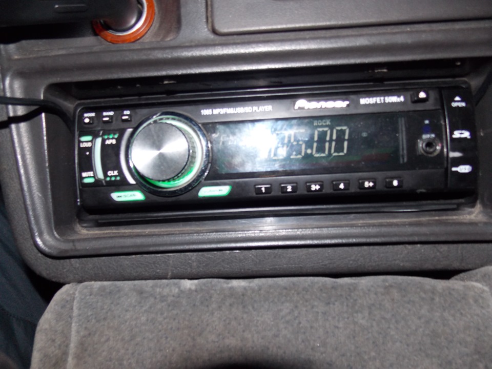 Продам свою магнітолу Pioneer 1065! реальному покупцю торг) 2