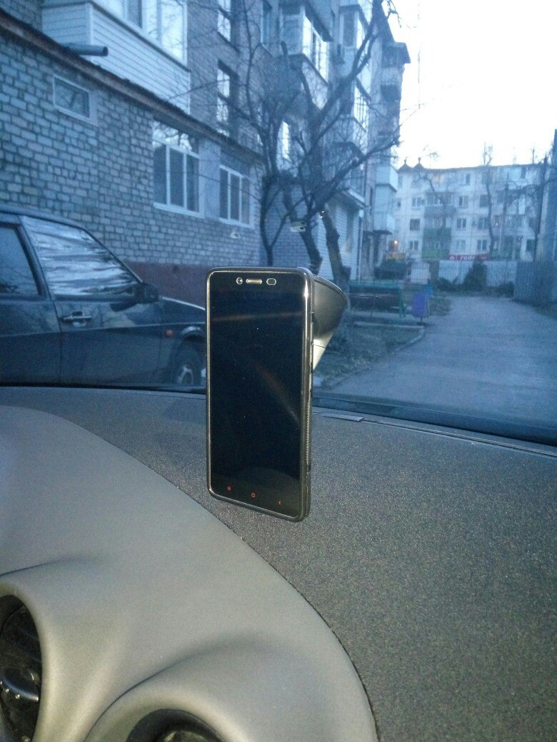 Утримувач для смартфона в авто 4