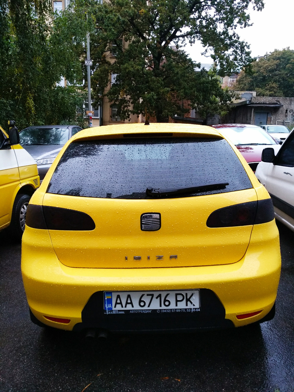 Заміна амортизаторів багажника та інші приємності для очей 3