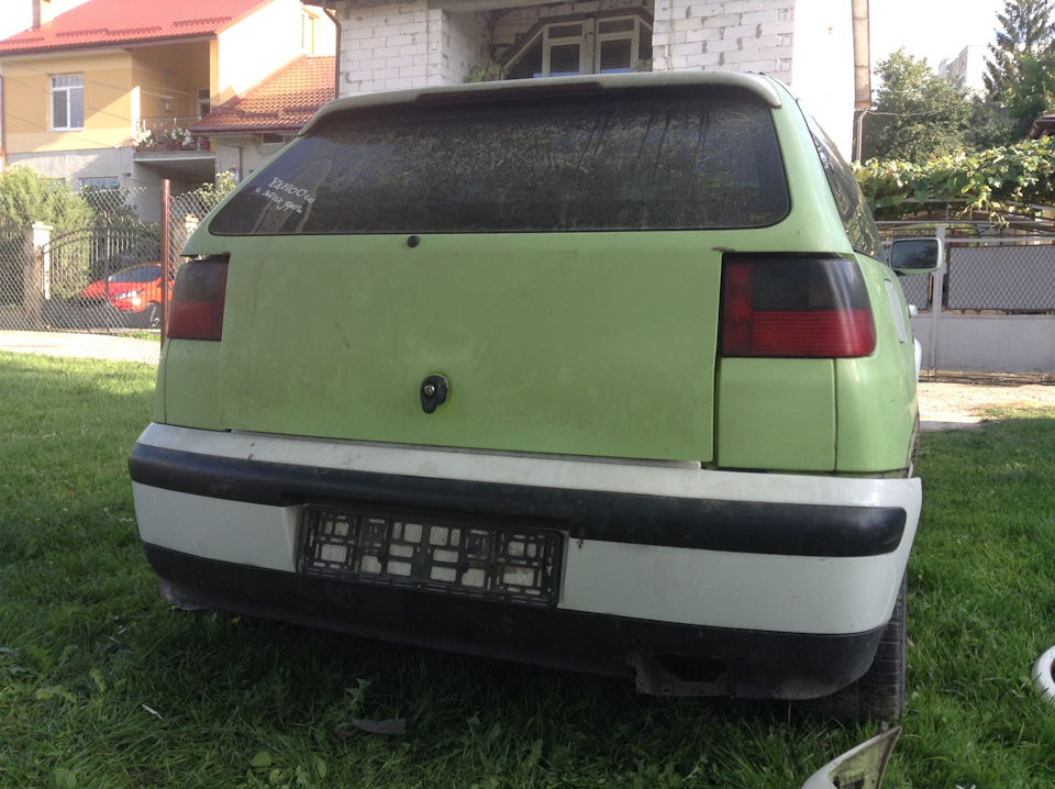 Задній бампер SEAT Ibiza 2 3