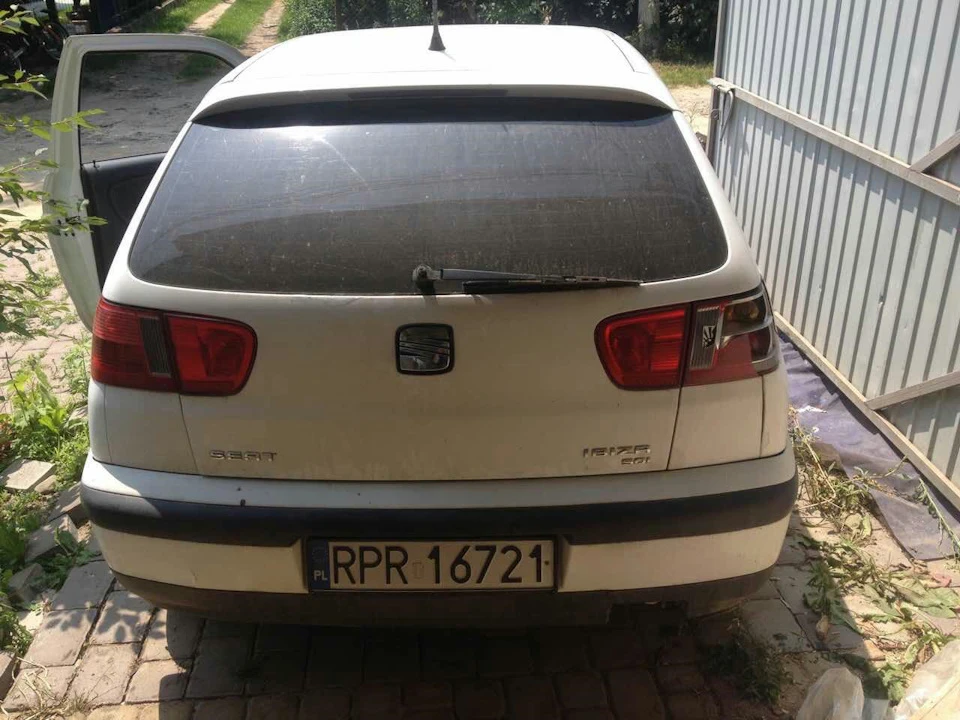 Задній бампер SEAT Ibiza 2