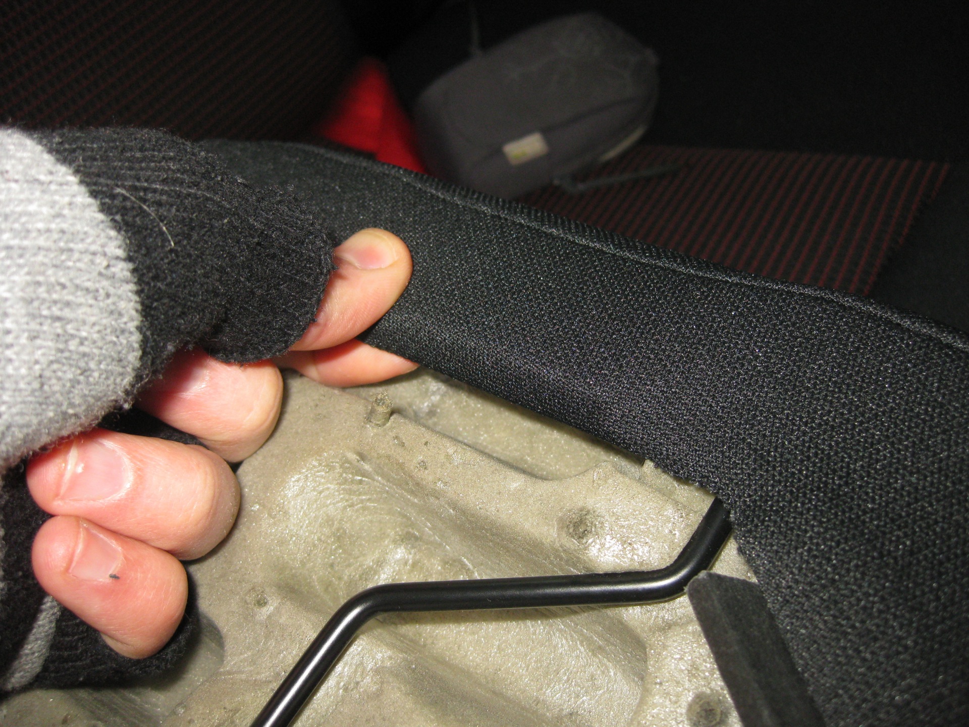 Демонтаж та прання обшивки сидінь 3
