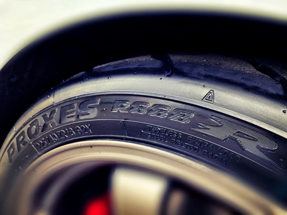 Toyo Proxes R888R 225x40x18 Огляд частина 1 - знайомство