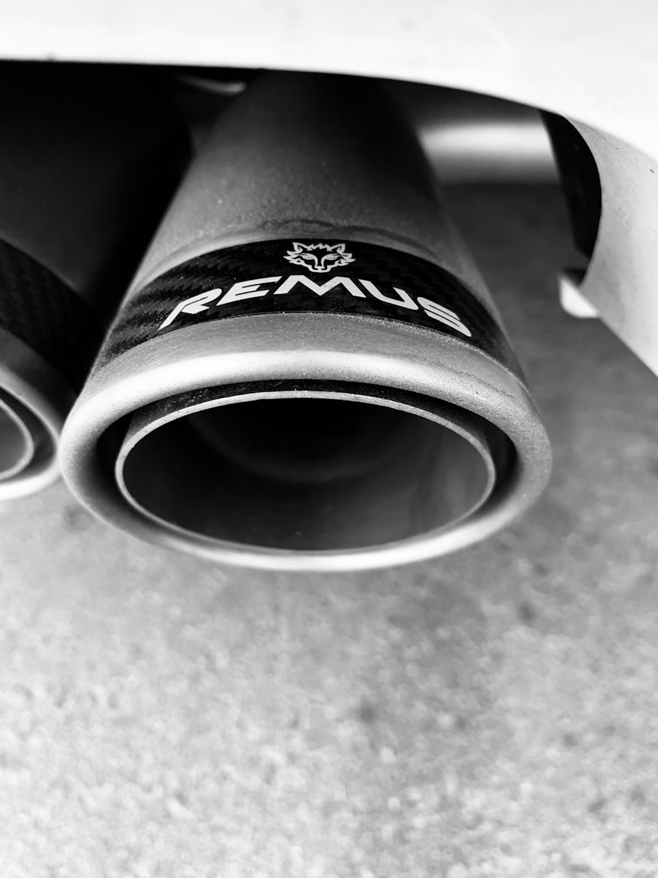 Євроспорт підвіска + вихлоп Remus Carbon Race 4