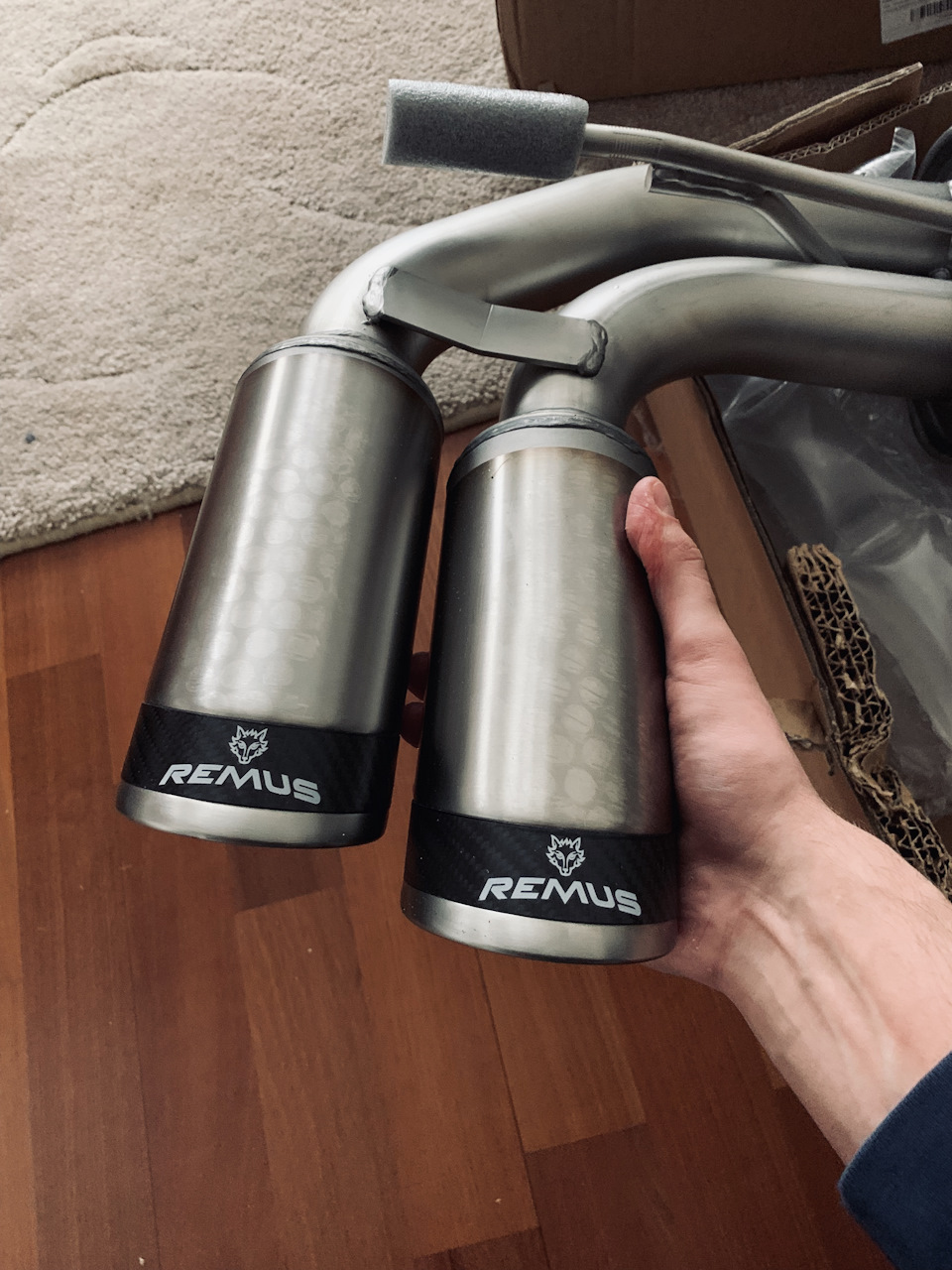 Євроспорт підвіска + вихлоп Remus Carbon Race 3