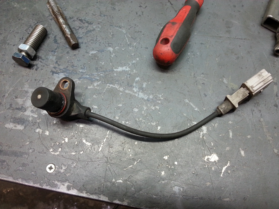 Не заводиться вранці на холодну. 16706 - engine speed sensor (G28) 3