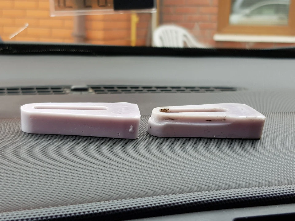 Скрип замків дверей. Поліуретанові упори дверних замків.