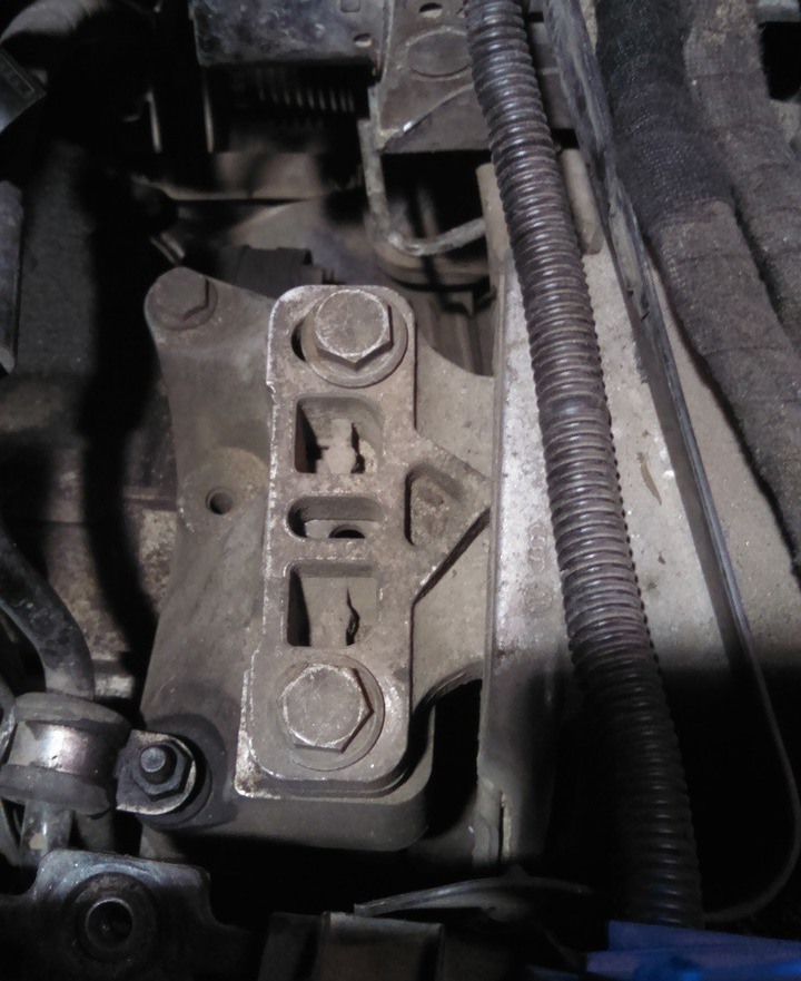 Заміна опор SEAT Leon 1.8t 4