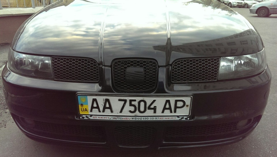 Значок SEAT на місце 3