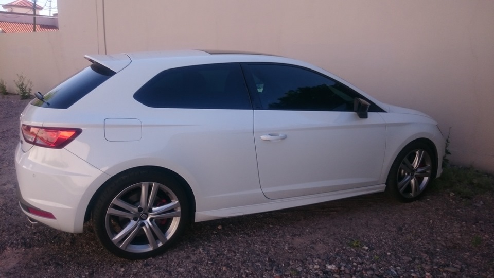 Продам пороги оригінал на Seat Leon SC 3