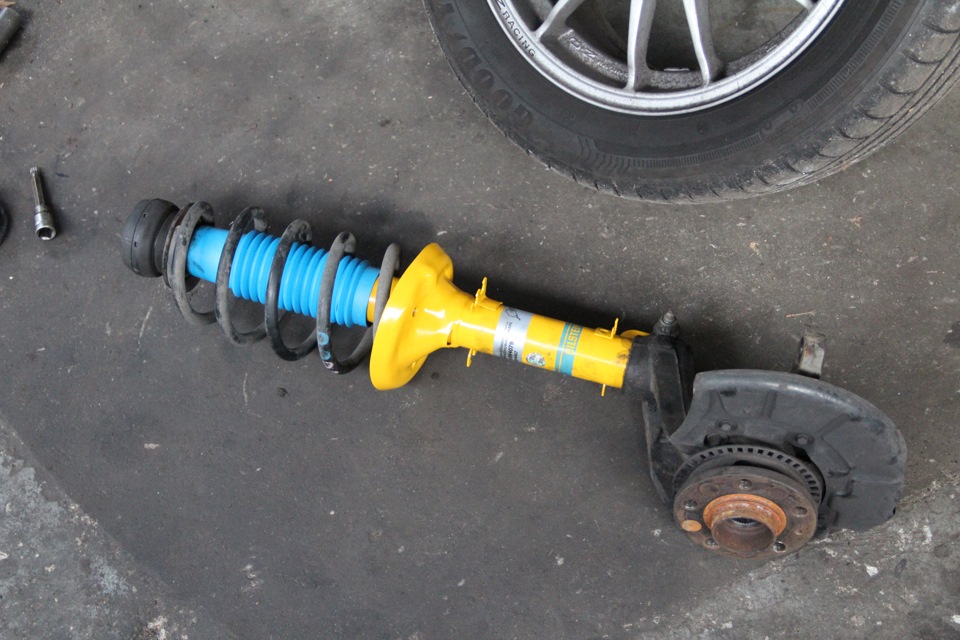 Bilstein B6 + EBC turbo groove 4