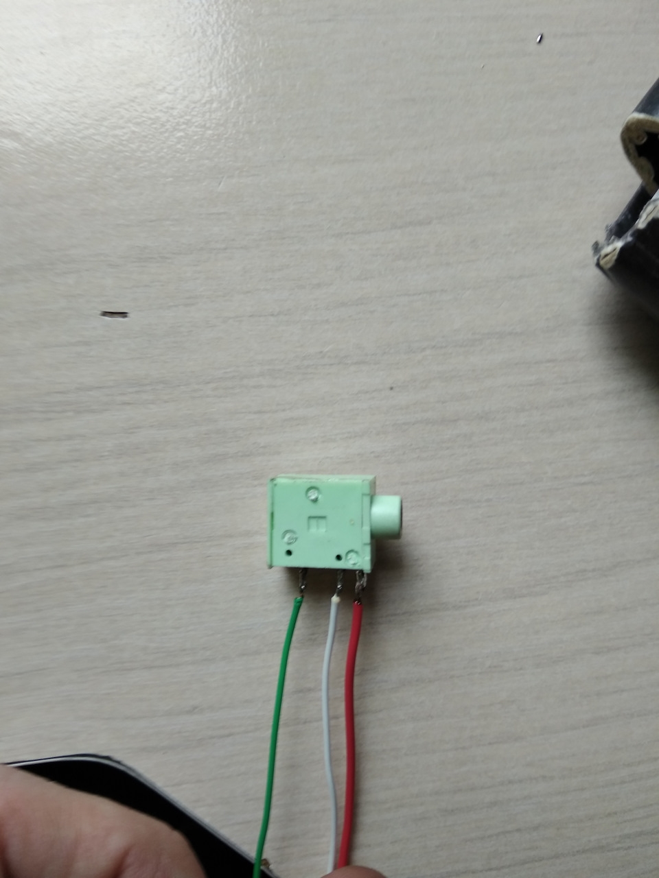 Aux 5
