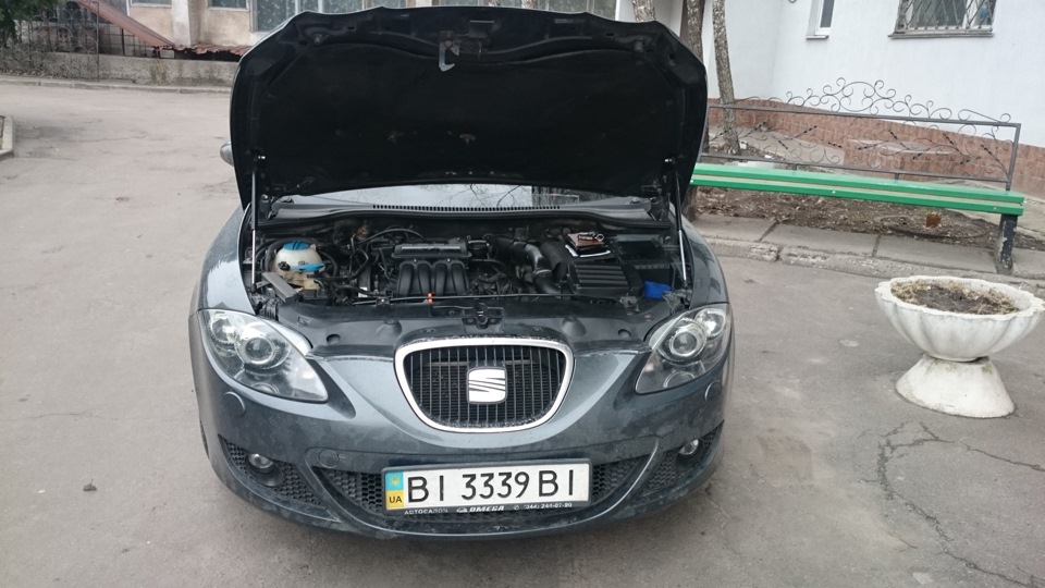 Газові упори капота 1