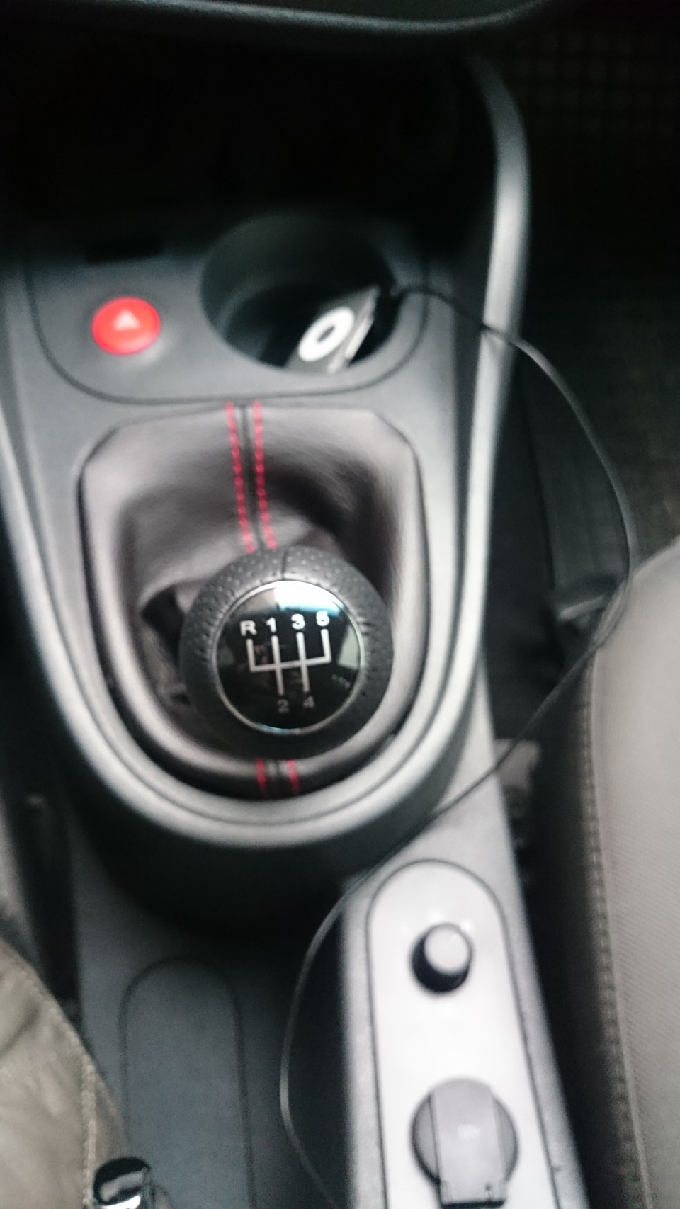 Ручка КПП від AUDI S3 5