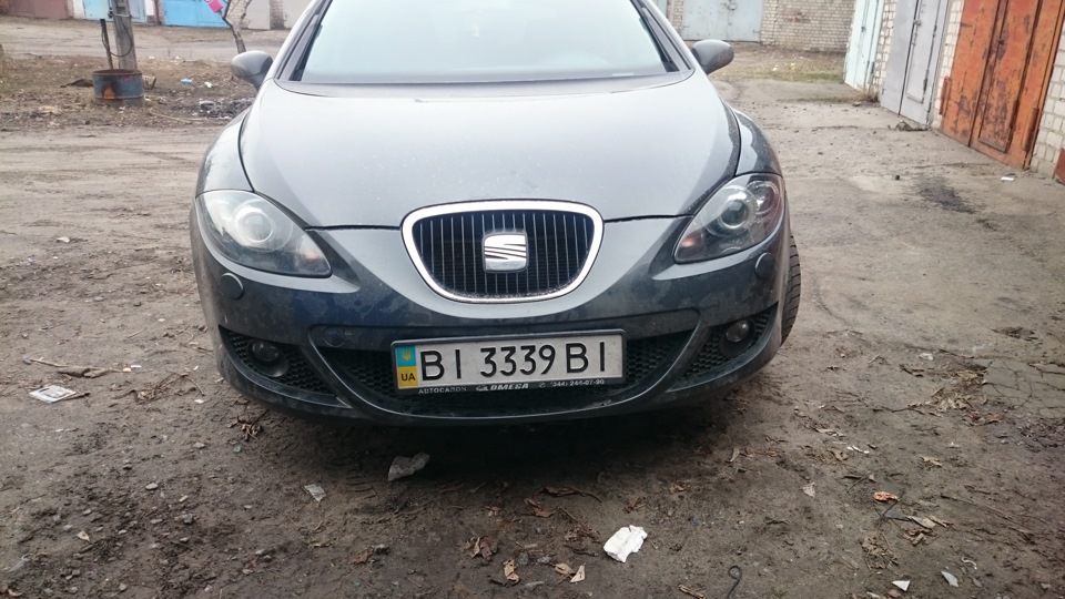 Встановлення лінз у штатну оптику Seat Leon 5
