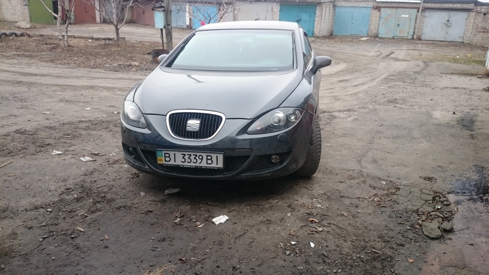 Встановлення лінз у штатну оптику Seat Leon 1