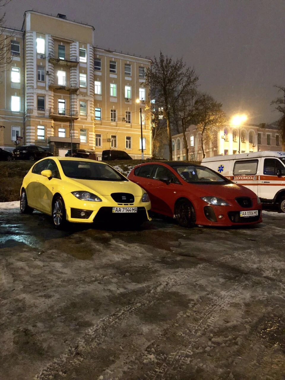 Просто дві гарні машини