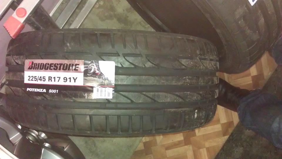 Bridgestone Potenza S001 1