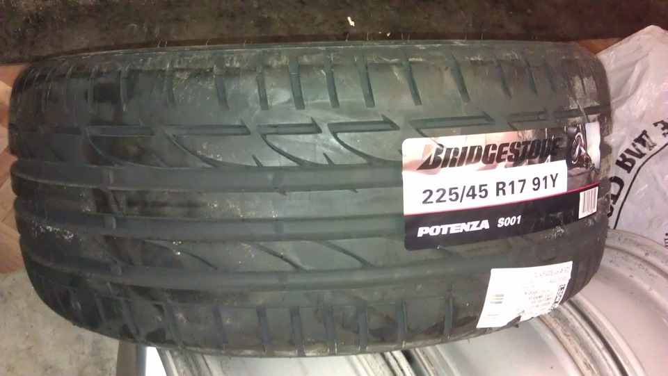 Bridgestone Potenza S001 2