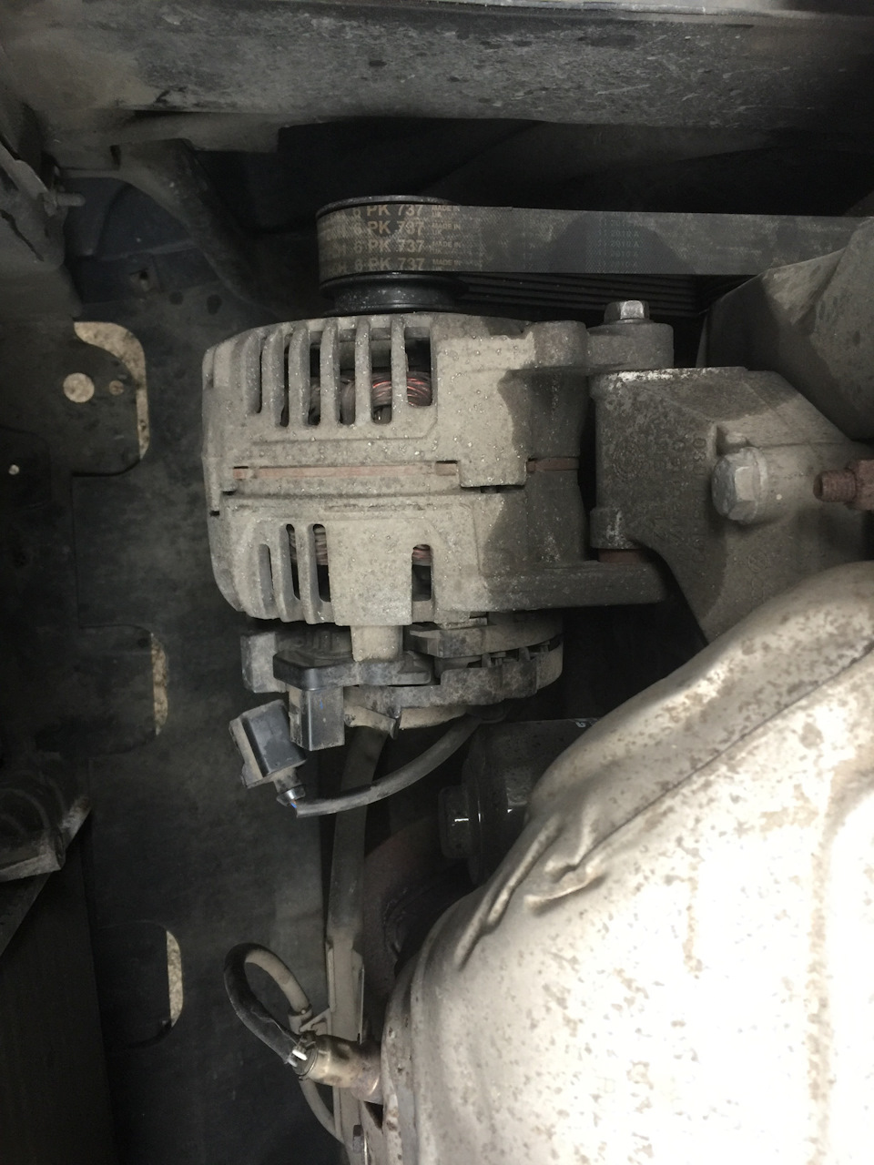 Заміна підшипників на генераторі 0124315007 (978) або 037903025G Bosch 3