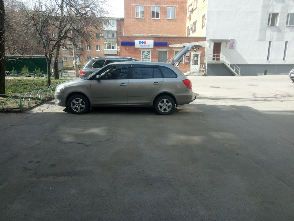 Поставив проставки на задні пружини 2