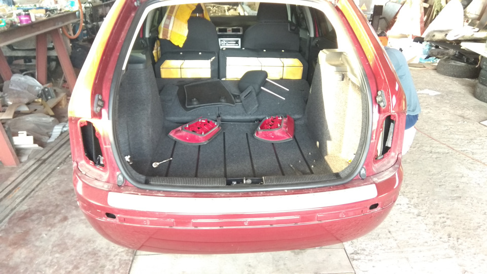 Встановлення фаркопу на Skoda Fabia Combi Mk1 4