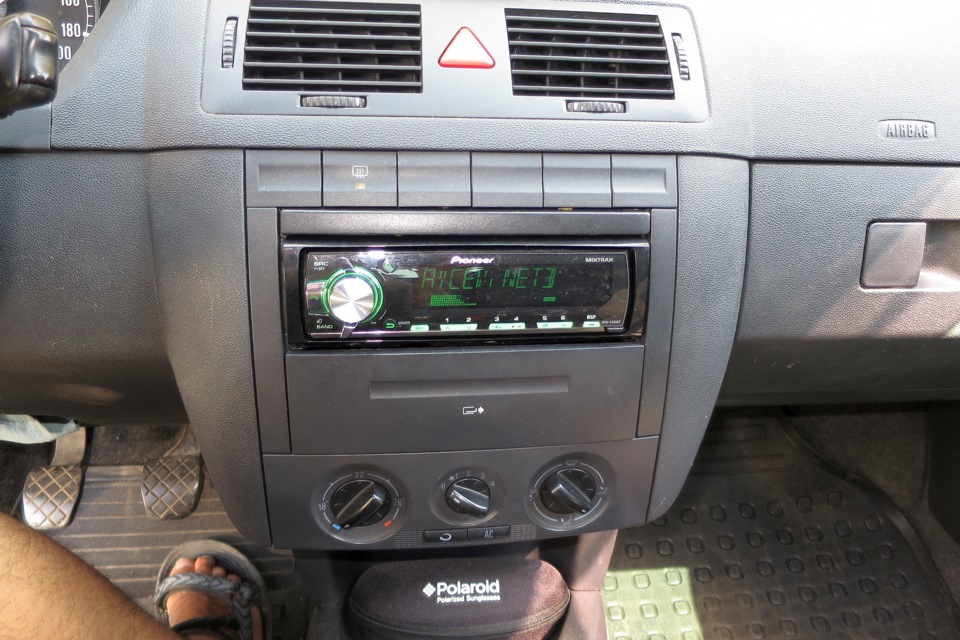 Автомагнитола Pioneer MVH-X560BT 2