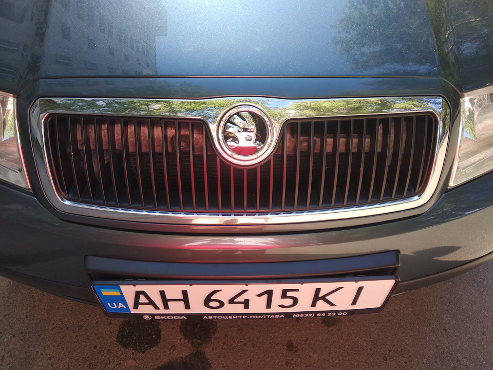 Заміна емблем Skoda 5