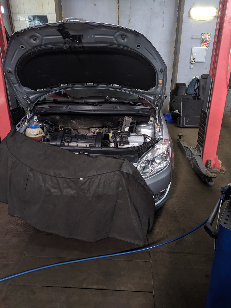 Теч охолоджуючої рідини Fabia 1.4 036121188B 1