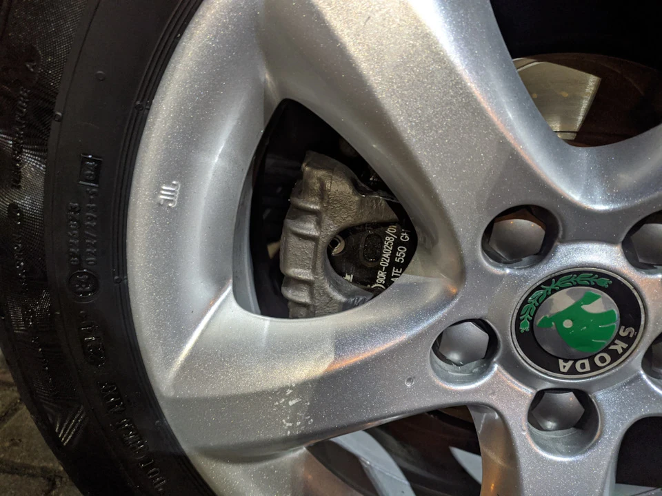 Задні дискові гальма. Power disc + ate ceramic по колу. Задня підвіска.