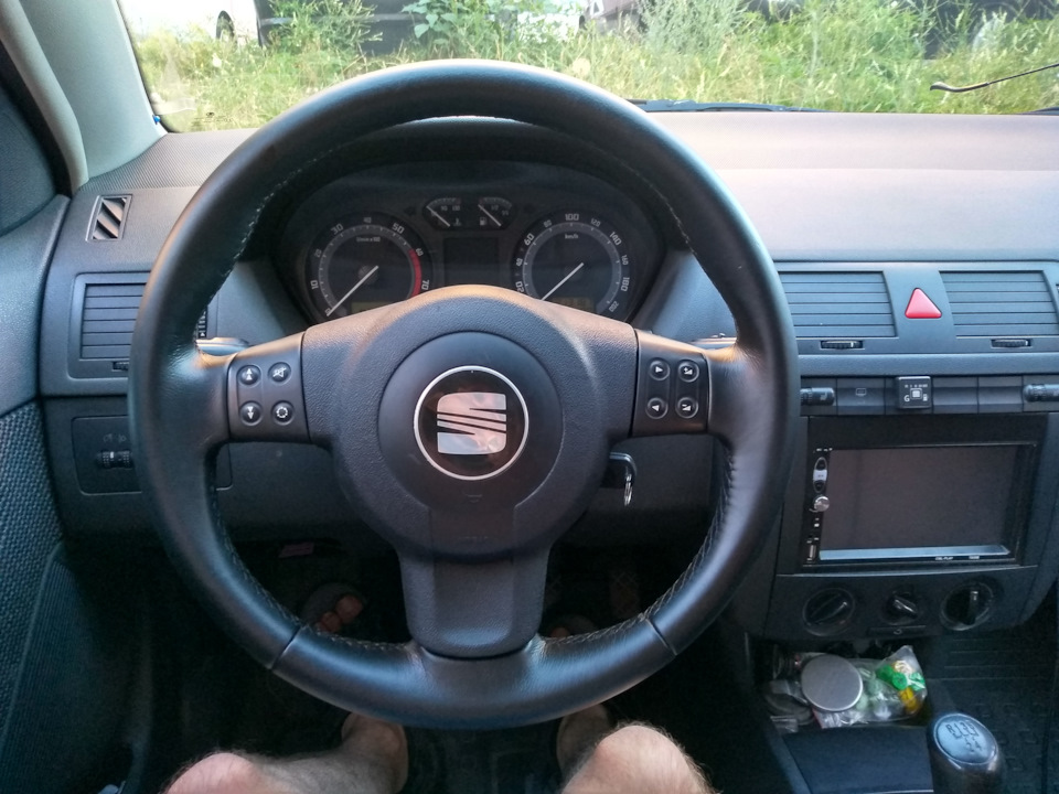 Заміна керма на триспицевий Seat 2