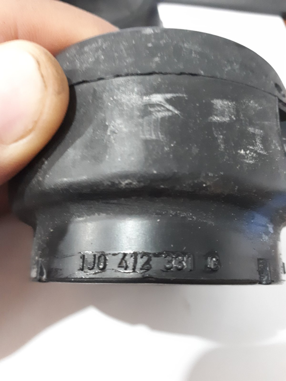 Опора переднього амортизатора 1J0412331C та опорних підшипників 6R0412249 2