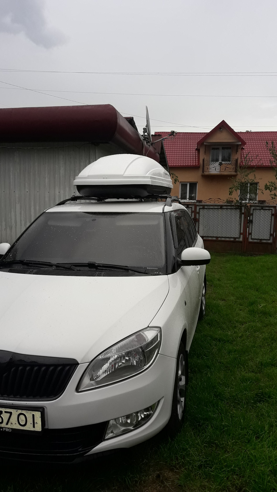 Порадував Білочку білим боксом 4