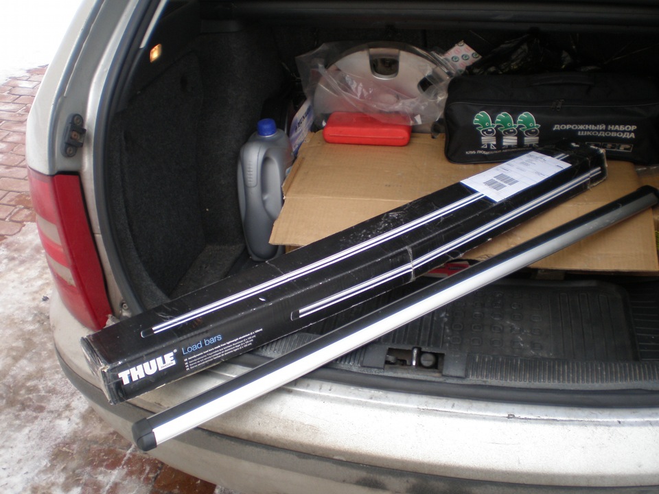 Поперечки на багажні рейлінги Thule AeroBar 1