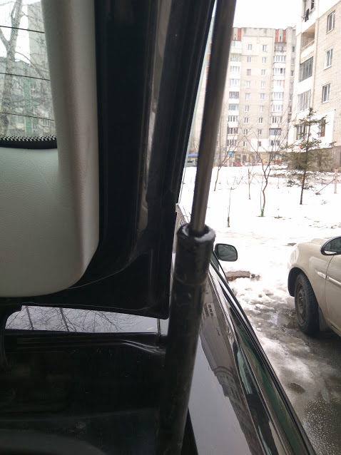 Заміна амортизатора кришки багажника 2