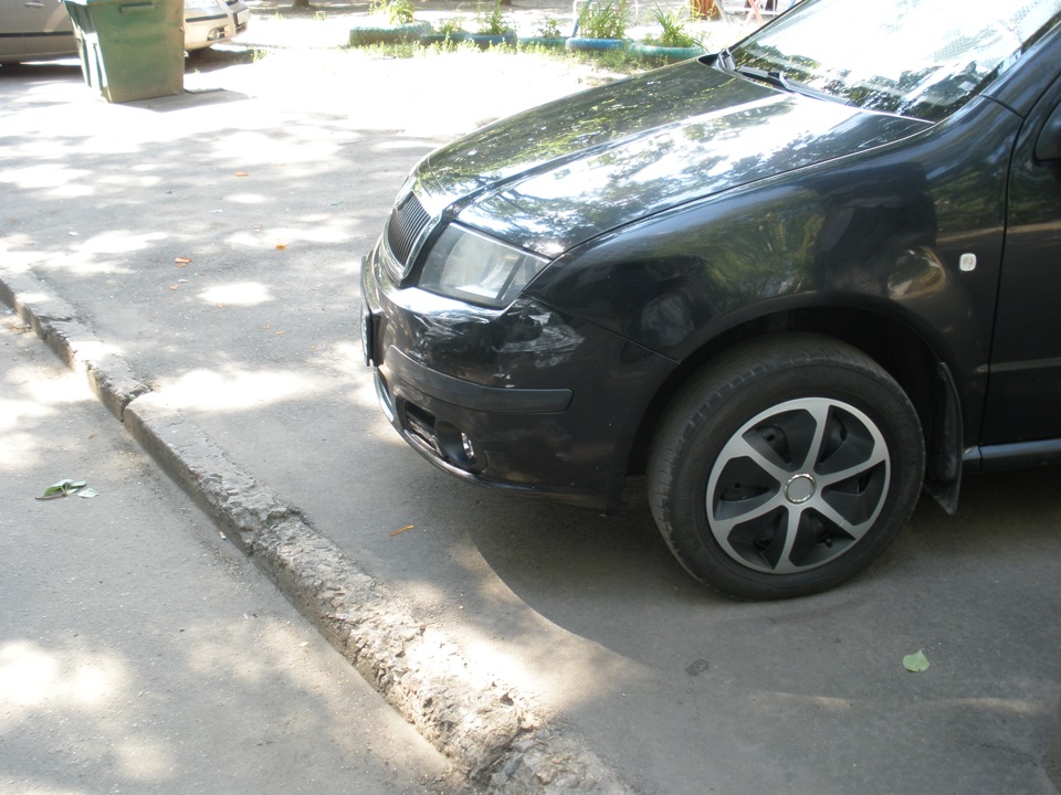 Знову вдарили біля будинку машину =( 5