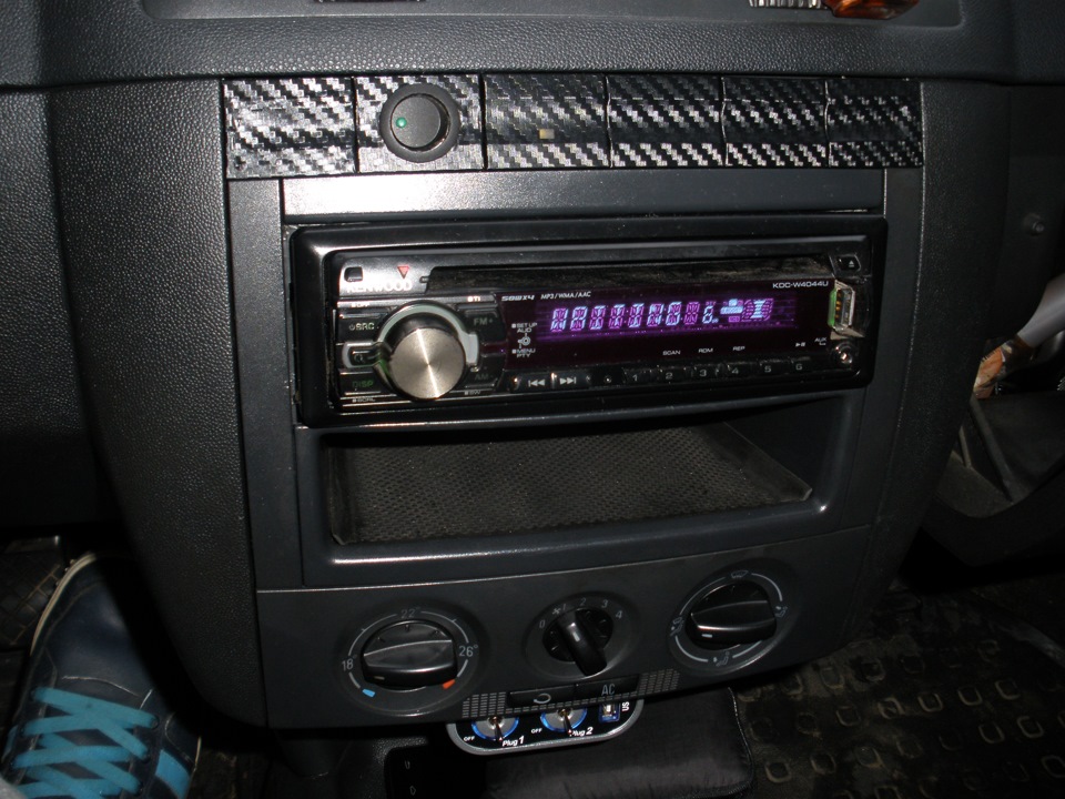 Подарунки на НГ - Pioneer MVH-150UBG + акустика 3