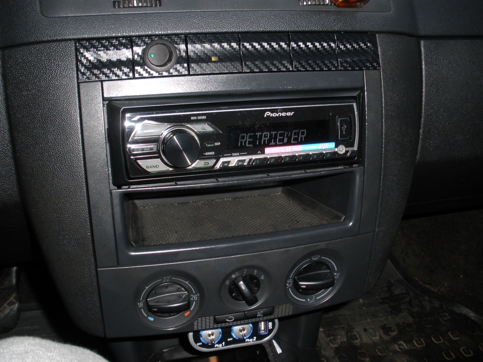 Подарунки на НГ - Pioneer MVH-150UBG + акустика 5