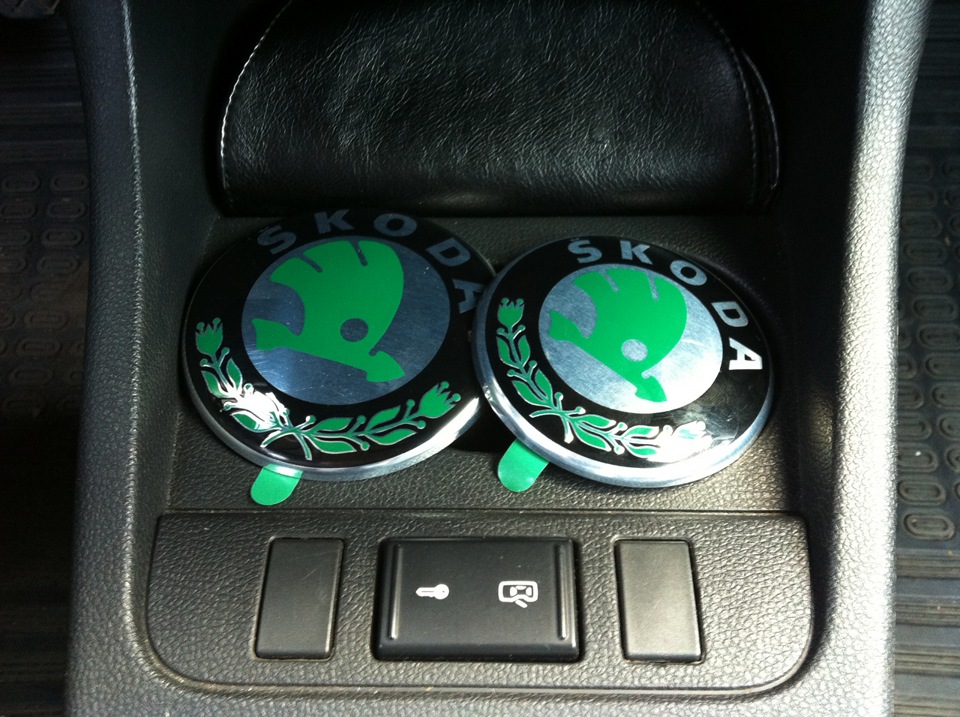 Нові емблеми Skoda 3