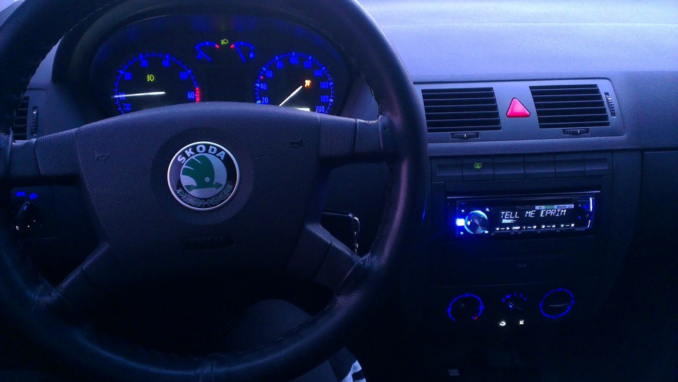 Pioneer DEH-X5600BT 1